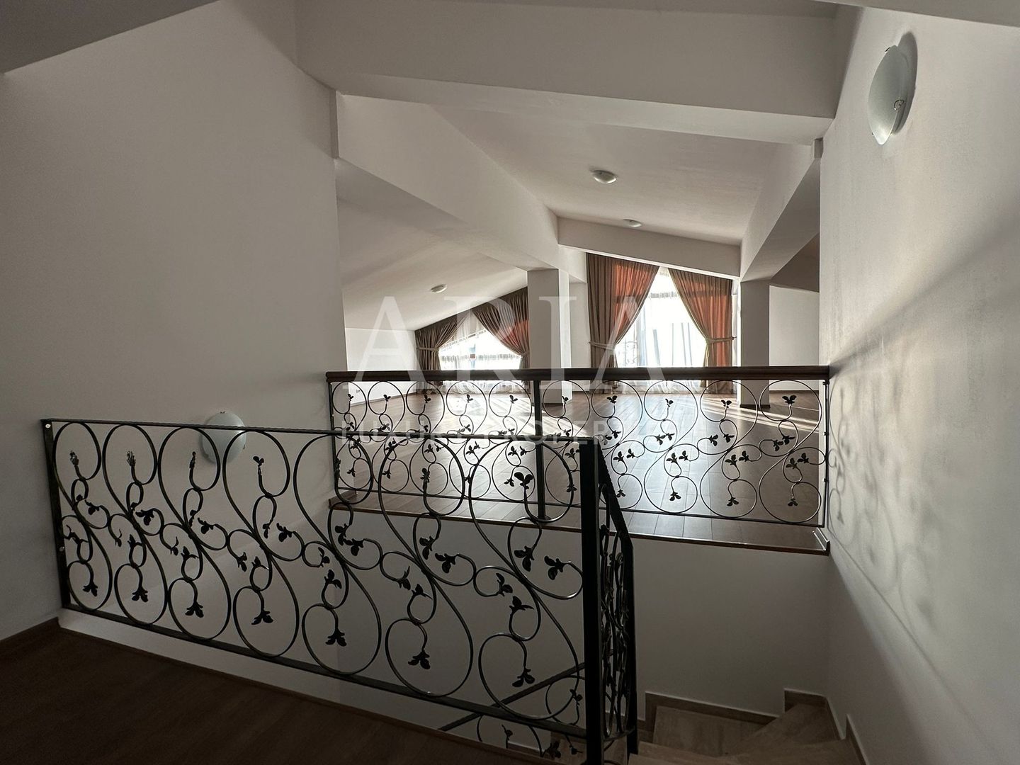 GRAND VILLA  PIPERA EROU IANCU NICOLAE - Poză 16