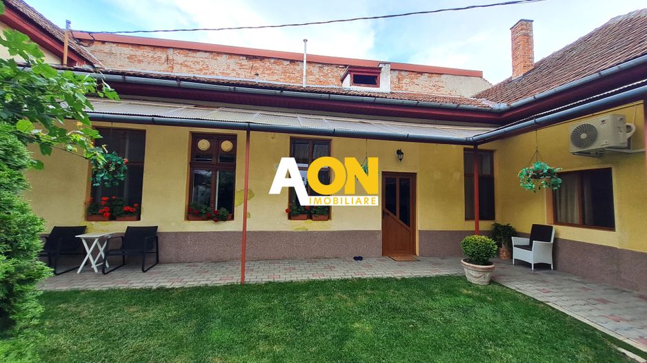 Casa 6 Camere, 160 mp, Teren 410 mp, Zona Centru - Poză 1