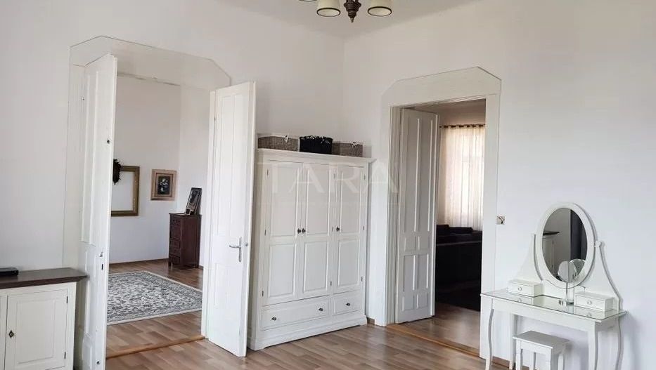 Apartament de 4 camere in zona Ultracentrala - Poză 4