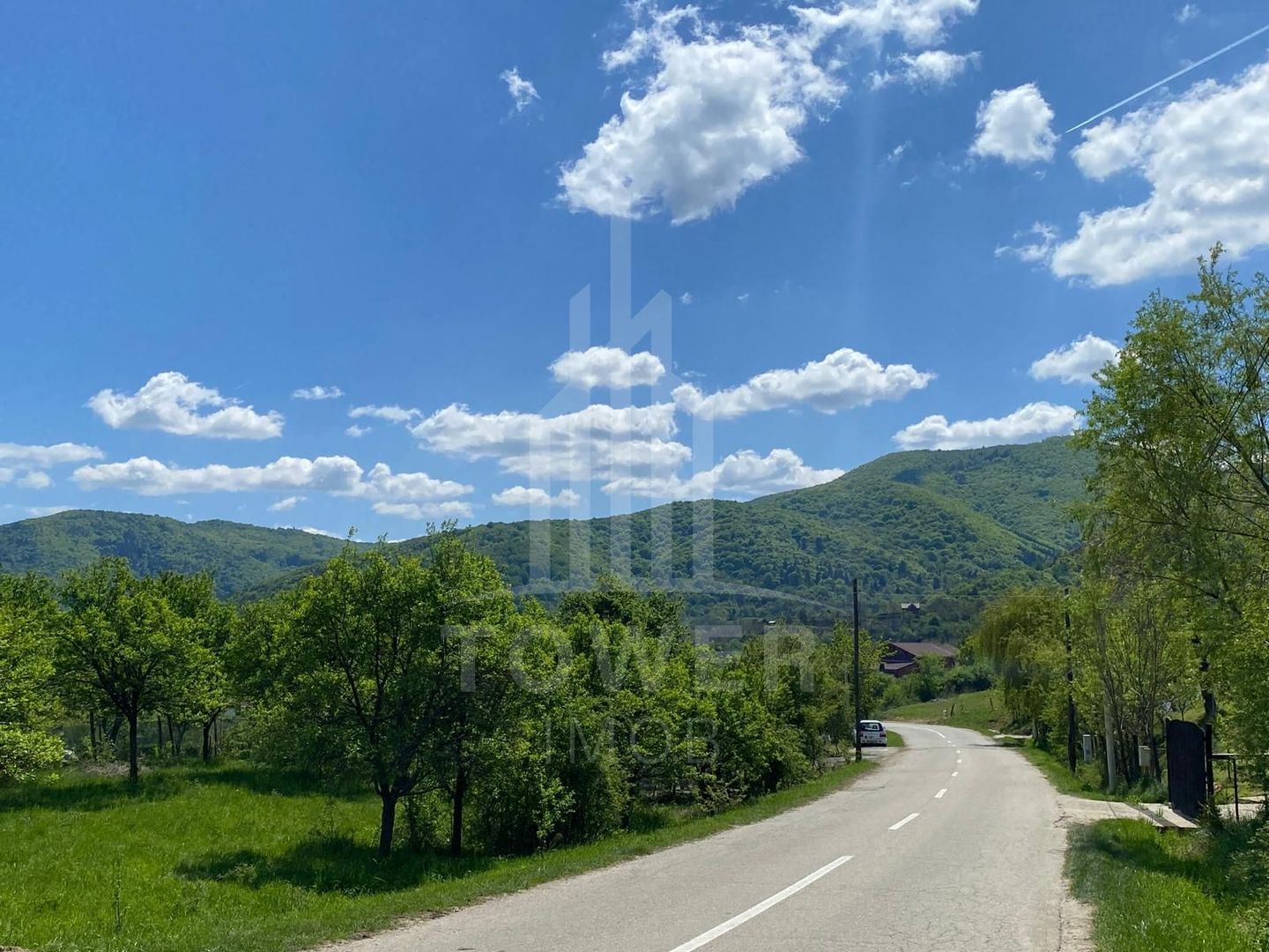 Teren intravilan 1200 mp – utilități la poartă, zonă exclusivistă Sibiel - Poză 1