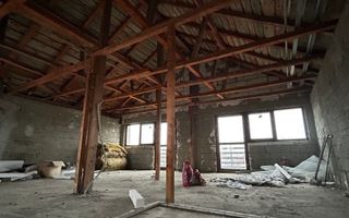 Casă spațioasă P+1+M pe teren de 902 mp – ideală pentru familie - Poză 8