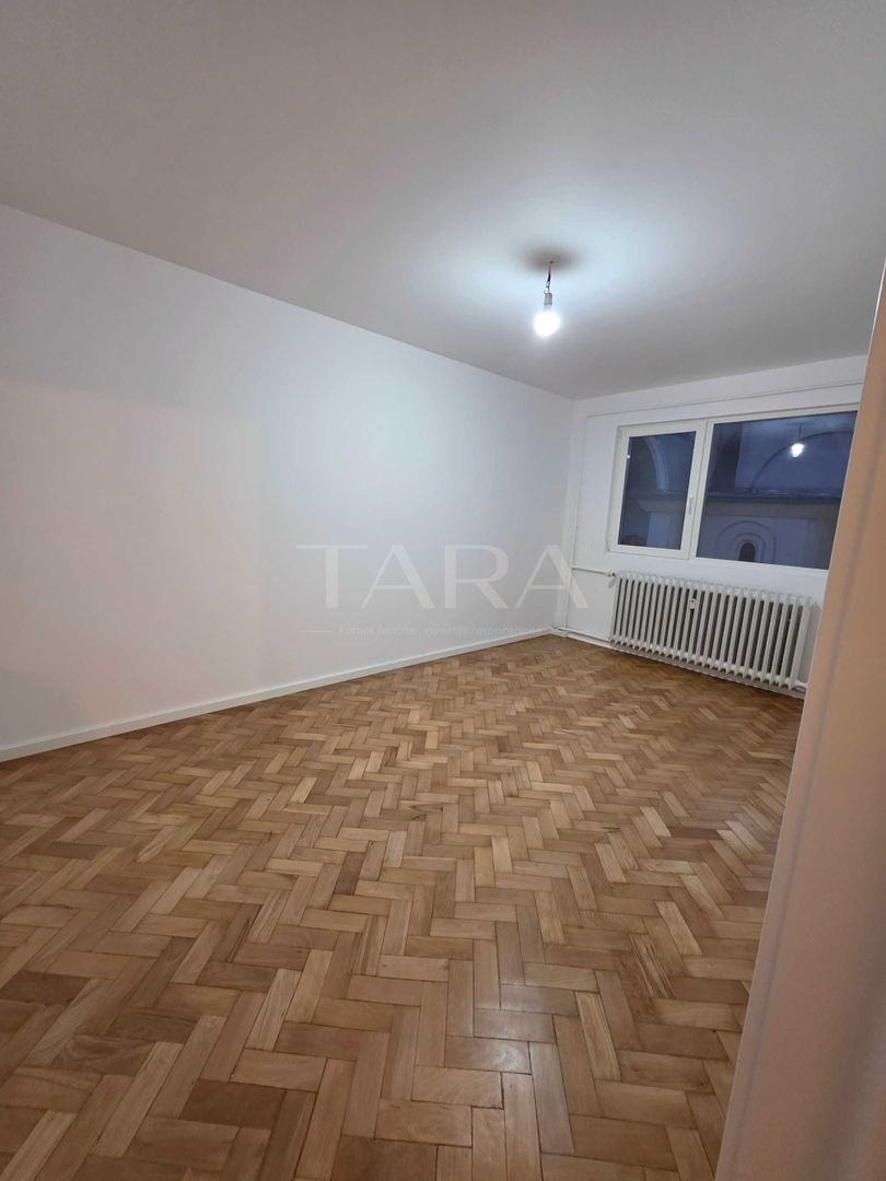 Apartament cu 3 camere, renovat complet, 67 mp,  zona Piața Hermes. - Poză 6