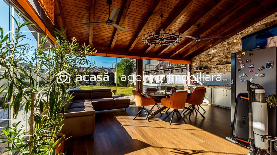 Casă SMART cu 5 camere, teren 720 mp, fotovoltaice 13 kW, Araduil Nou - Poză 1