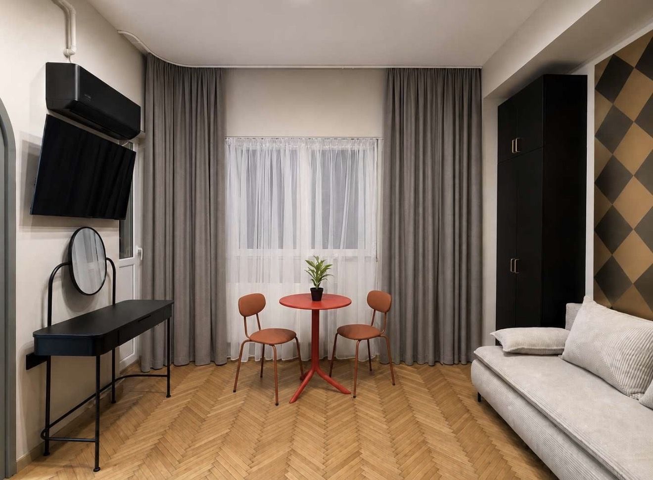 STUDIO- UNIVERSITATE, PET-FRIENDLY, CENTRALA PROPRIE, MODERN - Poză 1