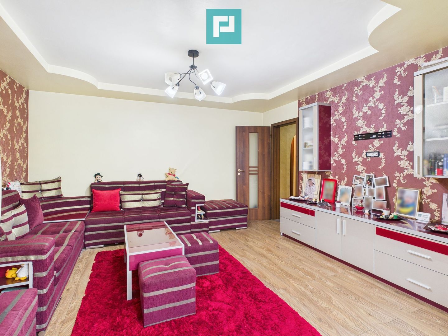 Apartament spațios cu 4 camere în Vlaicu - Poză 3