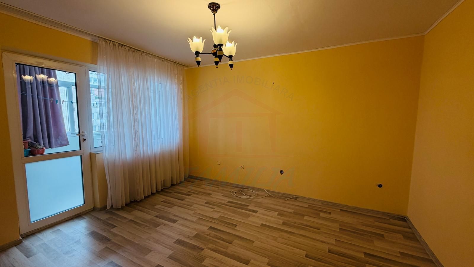 De vanzare Apartament 3 cam dec. in Galati, Micro 20, etaj 7,  65 mp - Poză 2