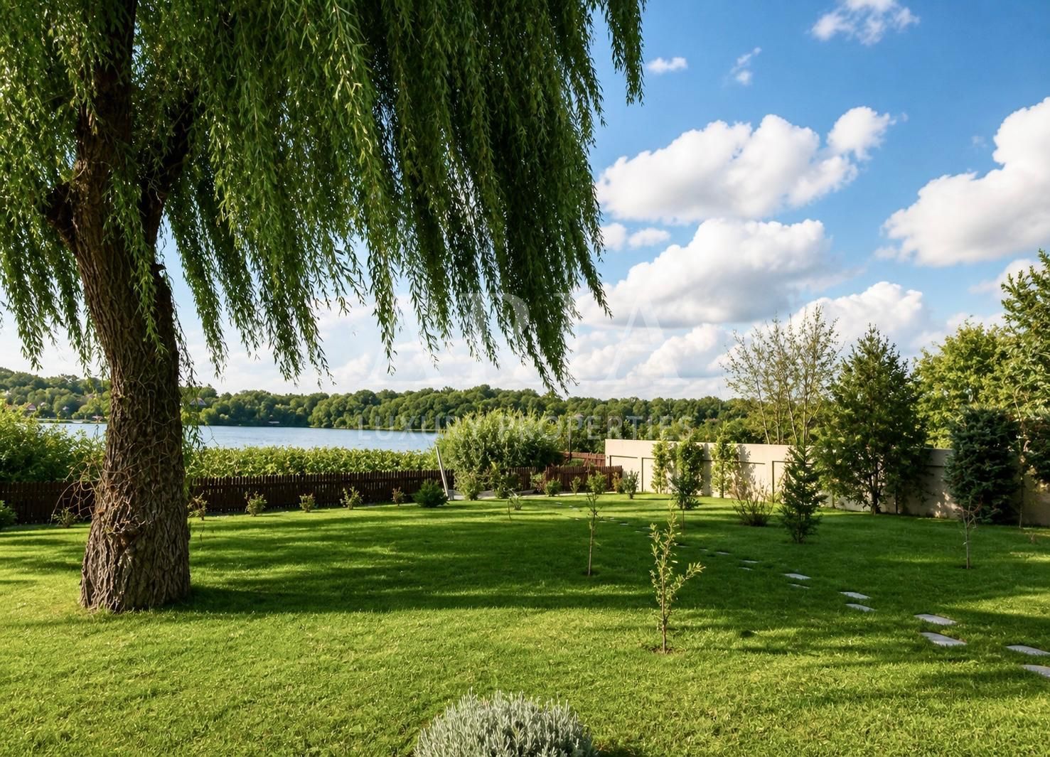 VILA SNAGOV WATERFRONT - PISCINA - PONTON 40M DESCHIDERE LA LAC - Poză 13