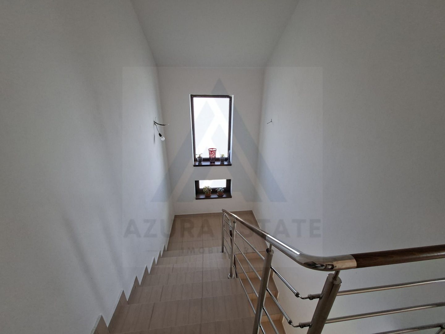 Casa intabulata 5 camere 2 bai si curte generoasa in Bavaria Park - Poză 10