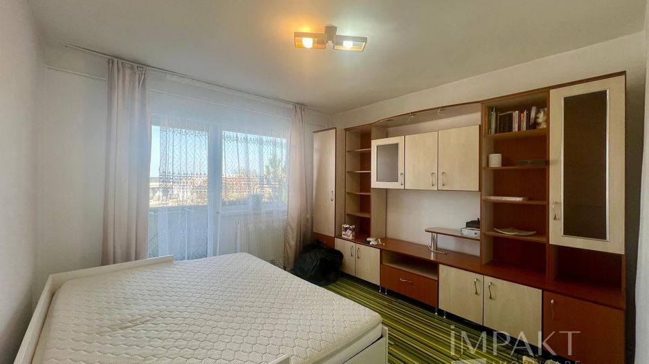 Apartament cu 3 camere decomandate - Poză 2