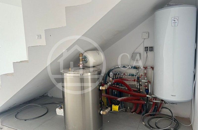 Casa de vanzare tip duplex cu 5 camere in Paleu, Oradea - Poză 1