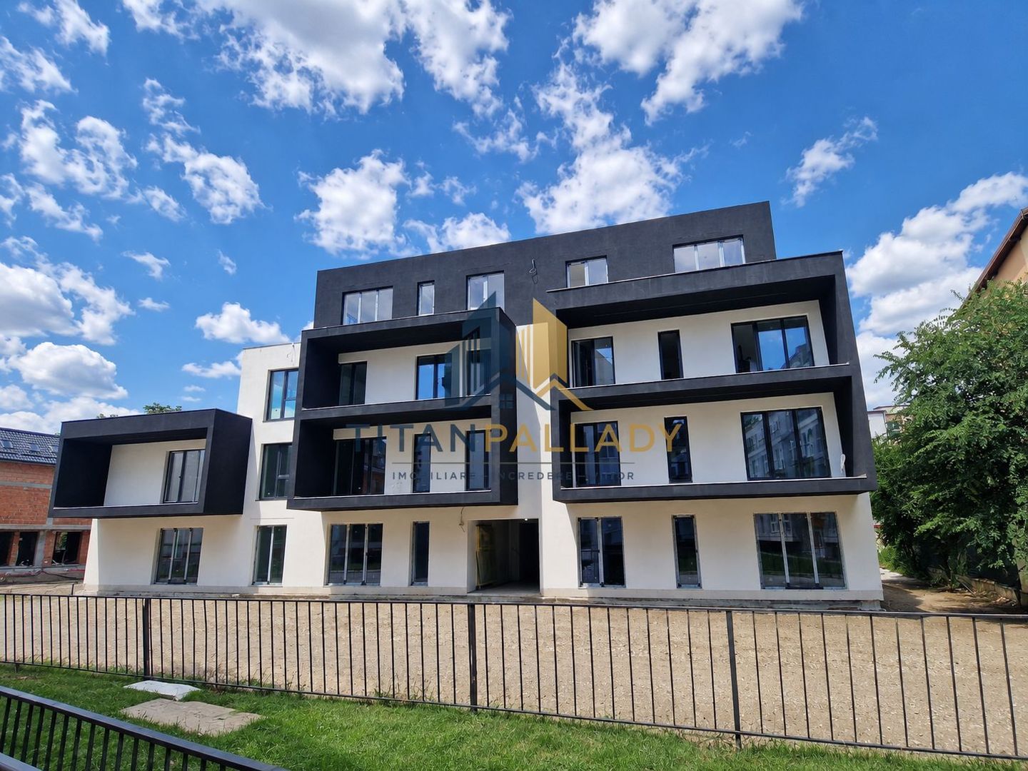 3 Cam-Gradina proprie 55mp,Bloc Boutique,Metrou Teclu-,1/2 Parcare - Poză 8