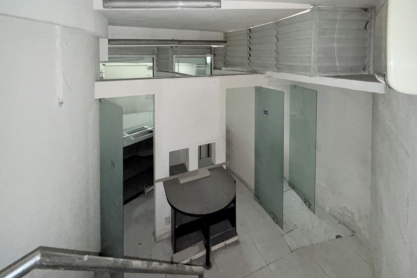 Spațiu București, zona Universitate, pretabil comercial/birouri - Poză 11