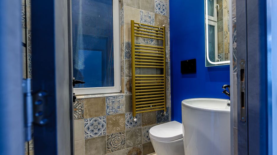 Apartament ULTRACENTRAL cu 3 camere, la cheie, renovat recent - Poză 5