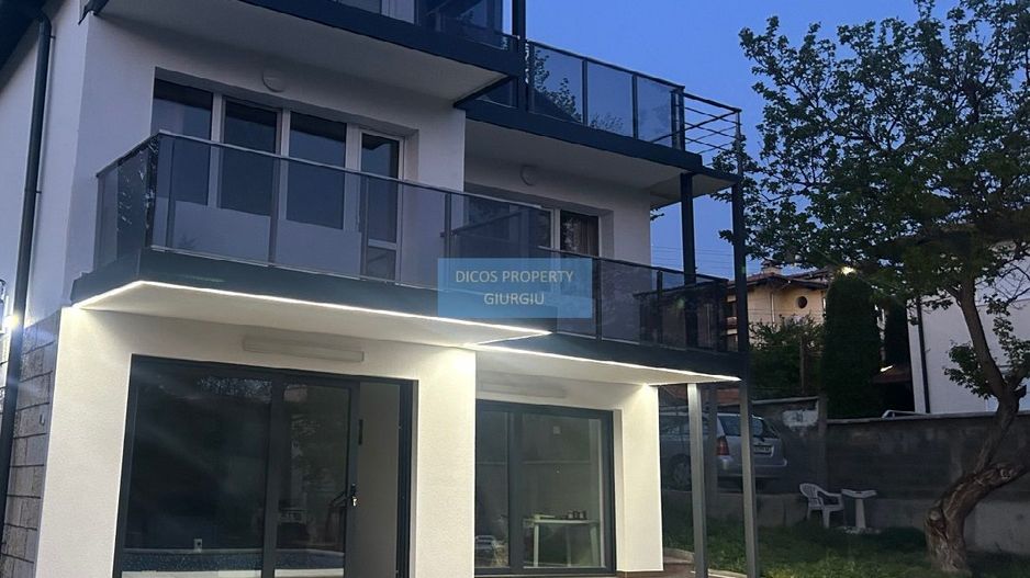 Vila cu piscina stațiunea Albena, pe malul Mării Negre - Poză 1