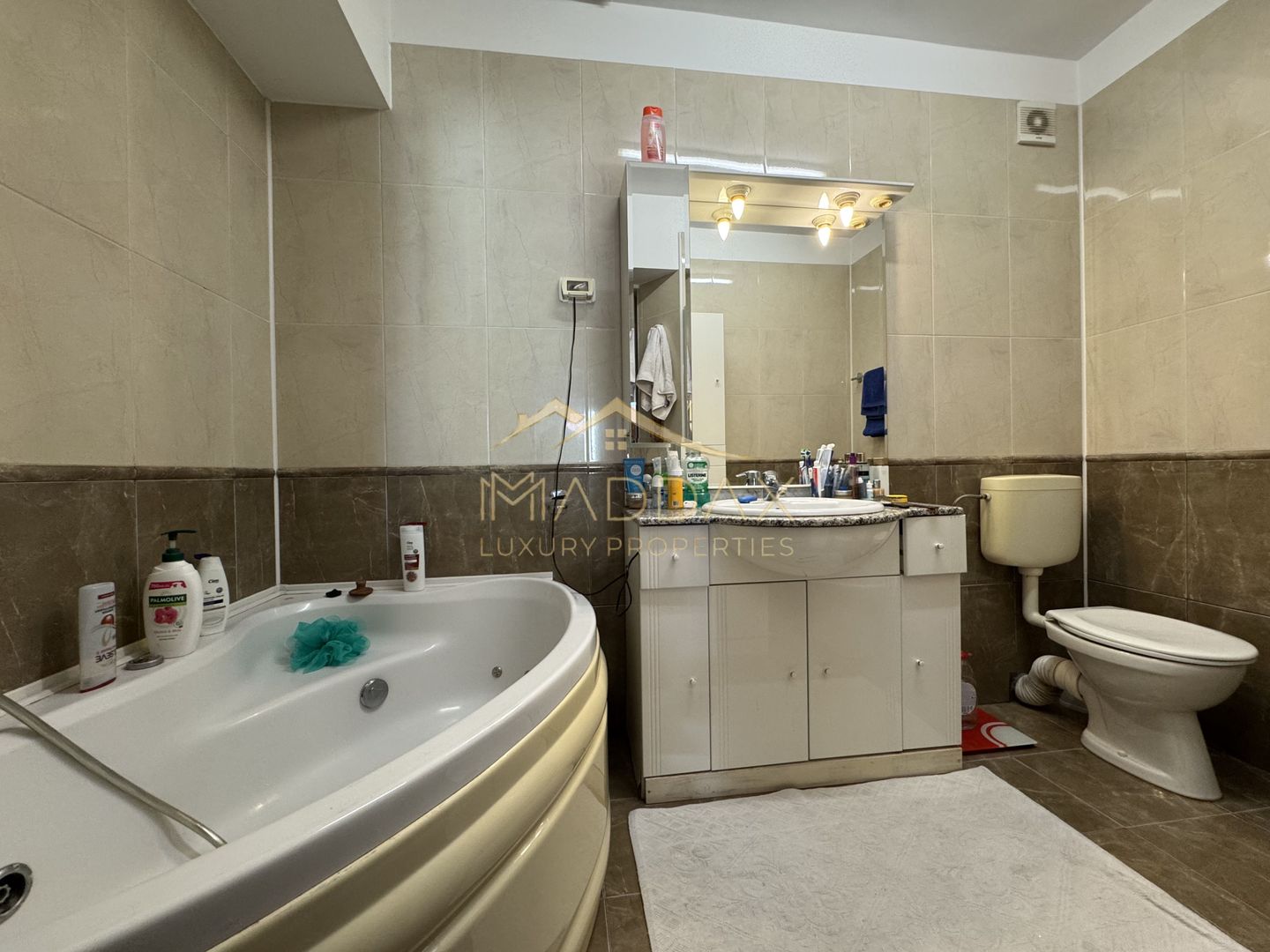 Apartament Elegant de Vânzare – 5 Camere/ 3 Băi, *Arcul de Triumf* - Poză 49