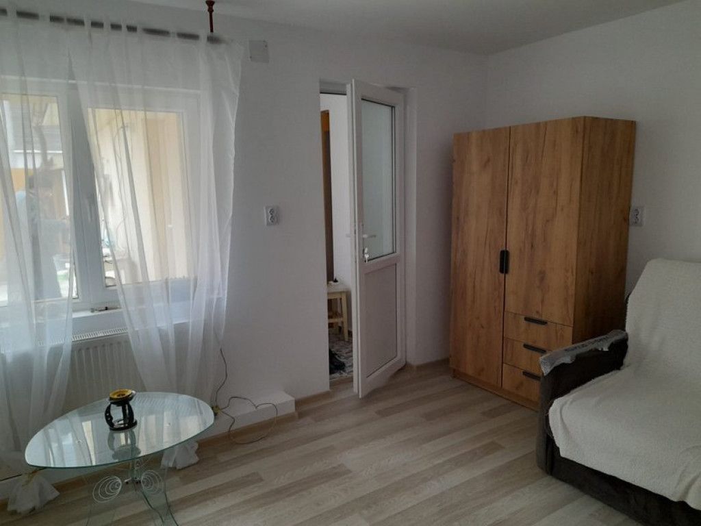 Dristor, Piata Ramnicu Sarat, casa - Poză 3