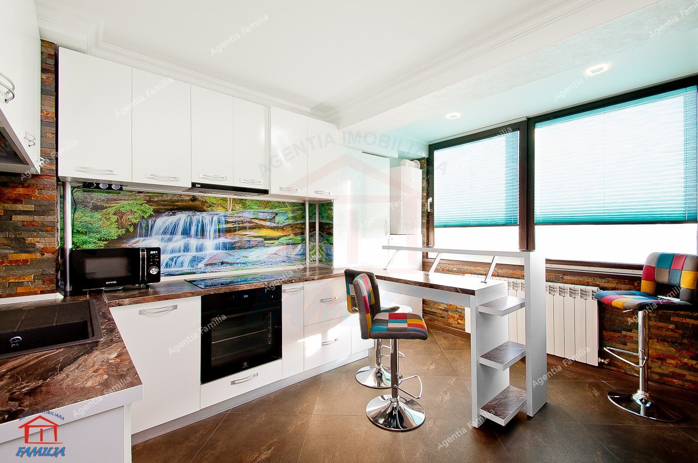 Vanzare apartament elegant cu 2 camere( Papadie) , etaj 4,105.000 EURO - Poză 3