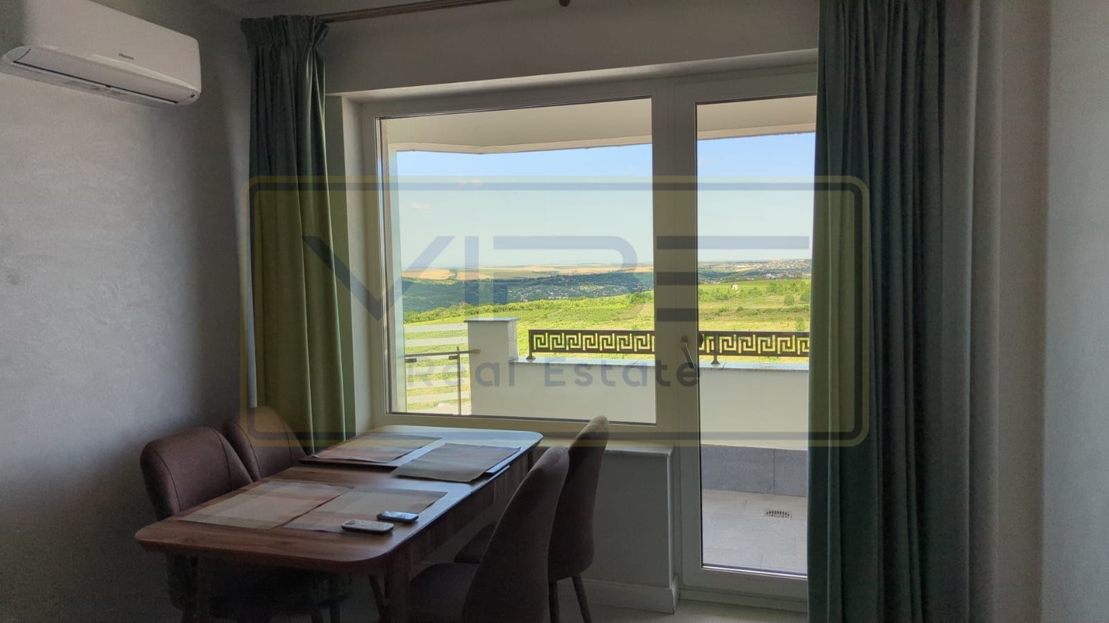 APARTAMENT 2 CAMERE COPOU ROYAL TOWN - Poză 2