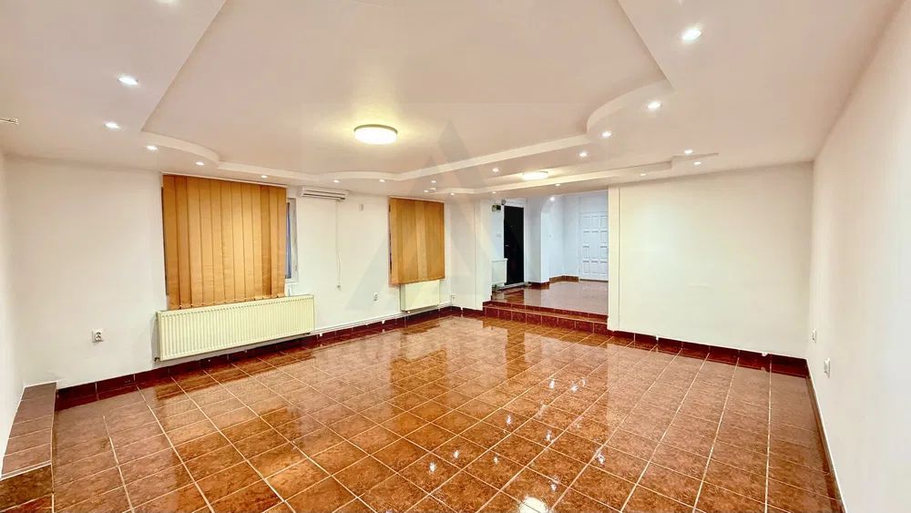 Spatiu comercial 80 mp utili 2 incaperi grup sanitar in Strand - Poză 6