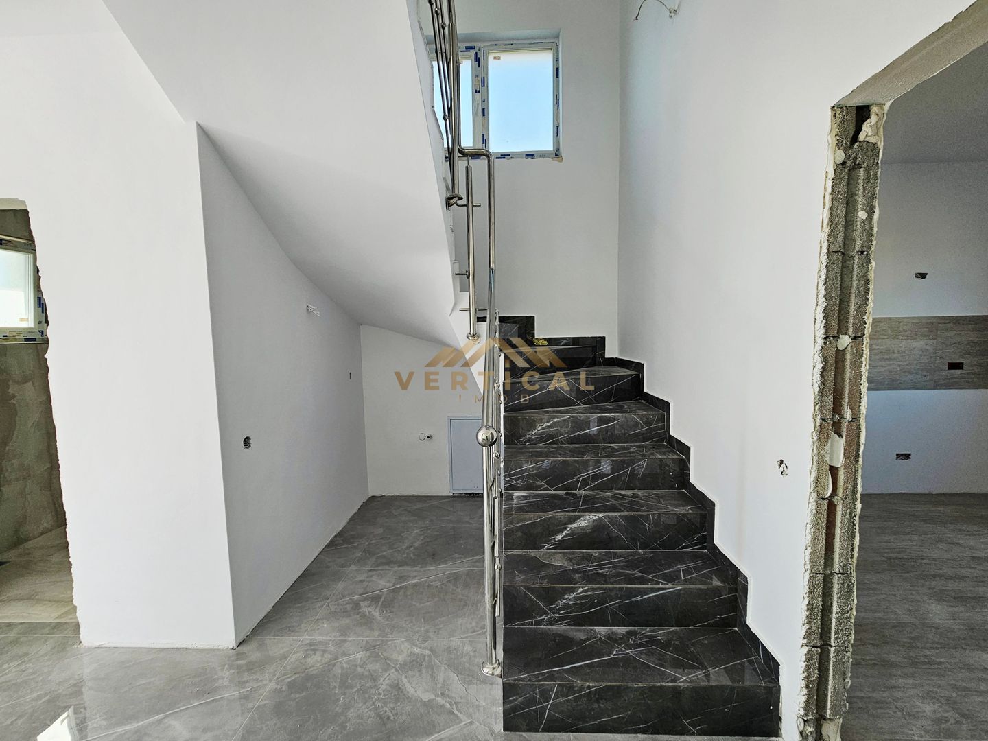 Vila deosebita la iesire din comuna Berceni - Poză 8