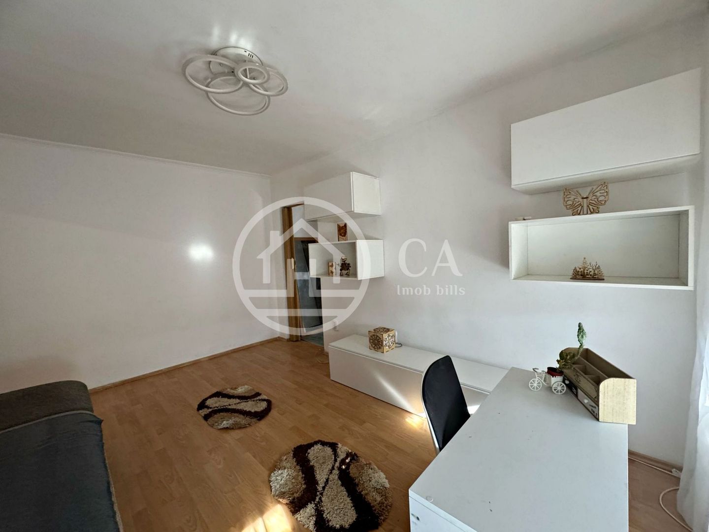 Apartament de vânzare cu 2 camere tip X în zona Rogerius, Oradea - Poză 2