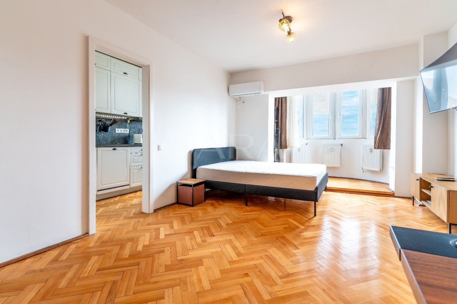 Apartament cu 1 cameră, renovat complet, zona USAMV, Platinia. - Poză 2