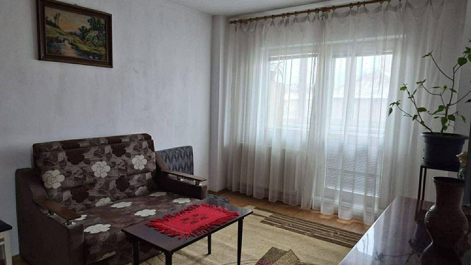 Apartament 2 camere+pivnita, decomandat, Strada Nicolae Iorga. - Poză 2