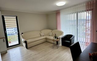 Apartament 3 camere 58mp, balcon 28 mp, parcare, zona Eroilor/Floresti