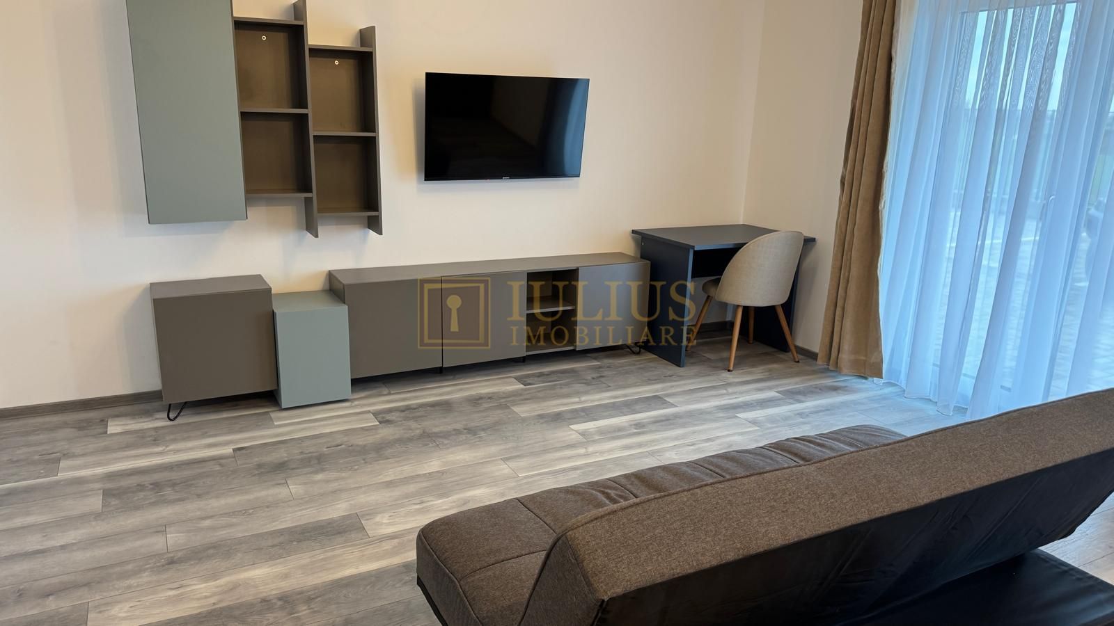 Zona Torontalului, 2 camere, prima inchiriere - Poză 1