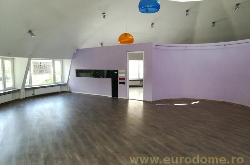 Vanzare cladire (spatiu amenajat 700 mp). - Poză 11