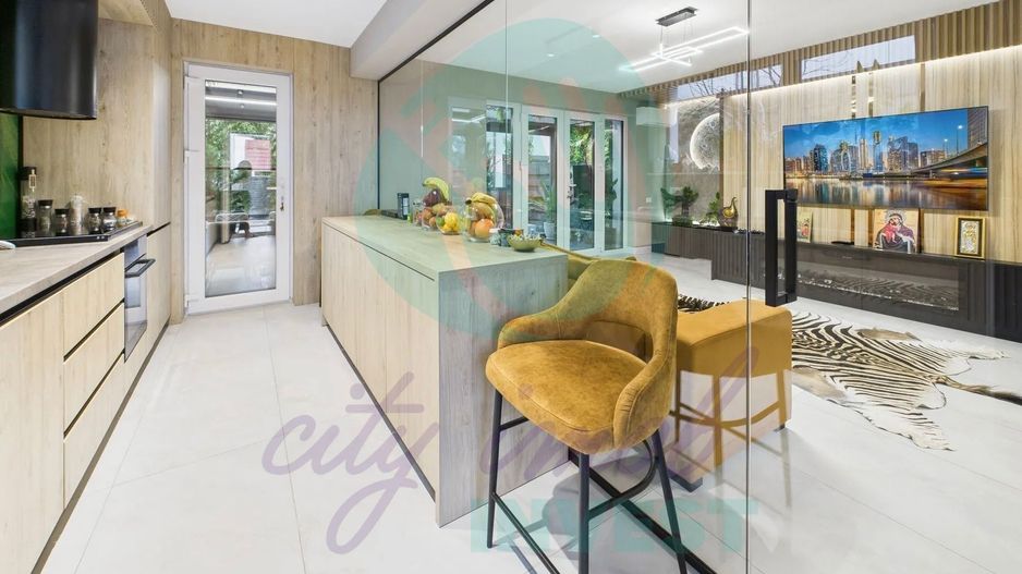 O RESIDENTA CONTEMPORANA CU VIZIUNE, ARHITECTURA SI EMOTIE - Poză 1