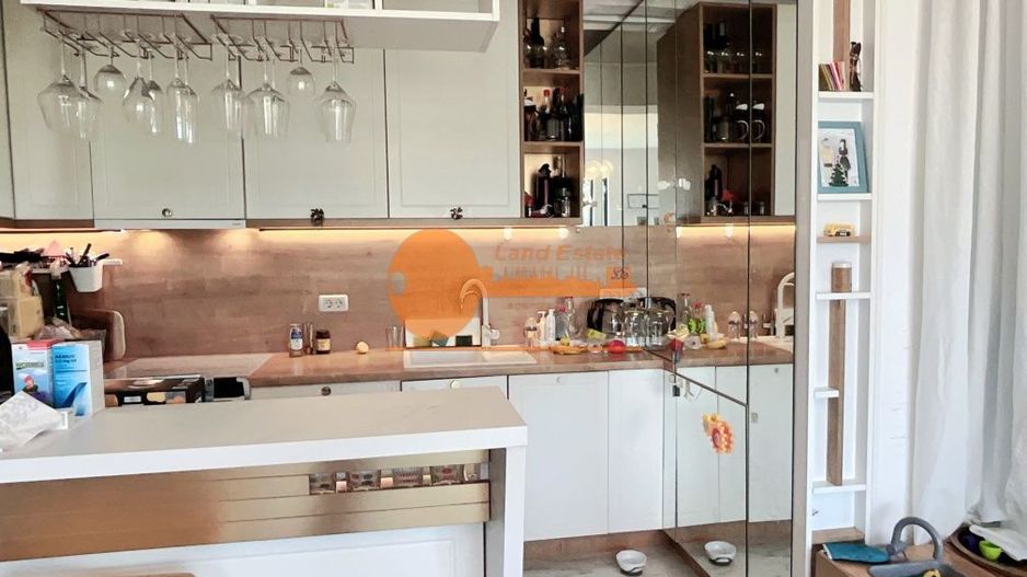 4 camere LAcul Tei ( parcare ) - Poză 3