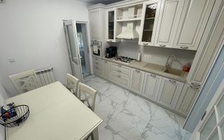 Central - Tg Cucu bloc tip Vila - 2 camere Decomandat RENOVAT 60mp - Poză 2