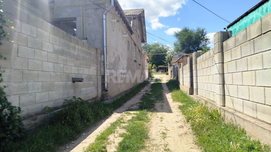 Locuință de 74 m² în Chetrosu, aproape de traseul R2 – potrivită de amenajare după propriul gust - Poză 2