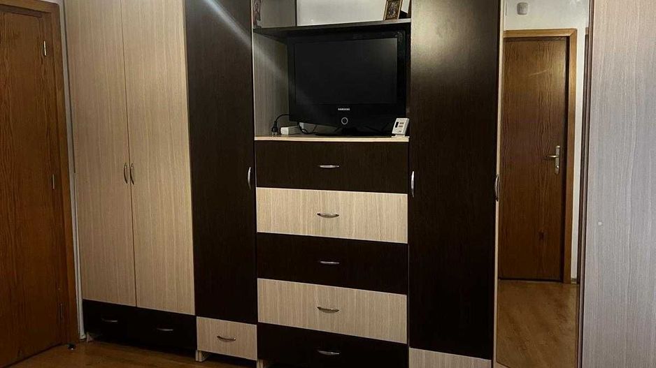Metrou Păcii, apartament 4 camere , decomandat utilat și mobilat - Poză 2