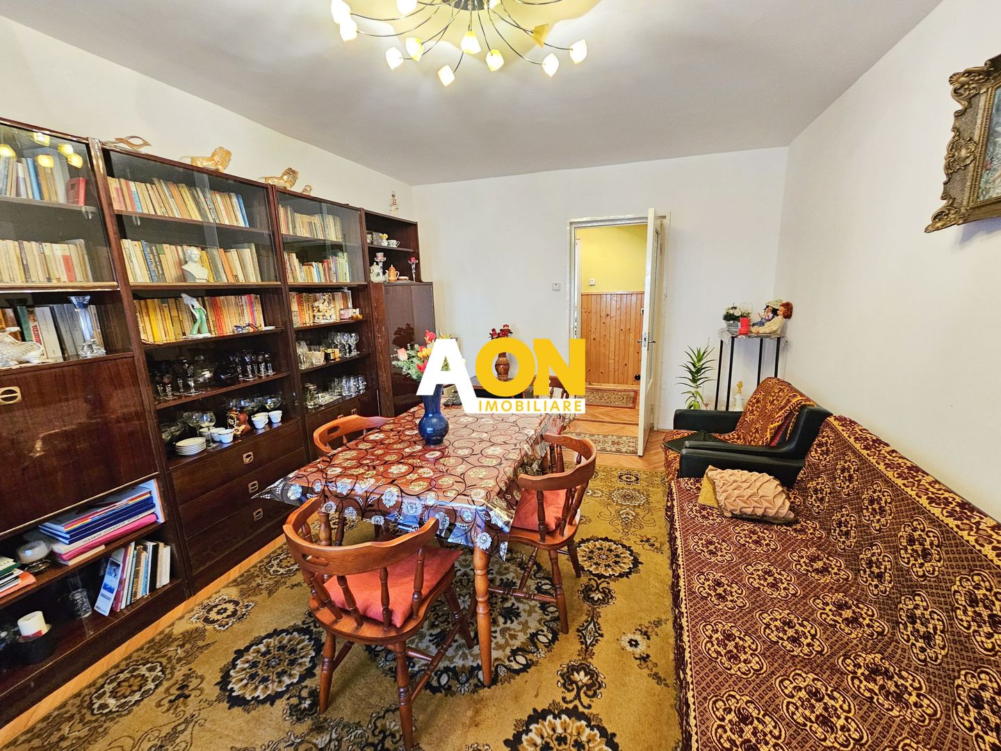 Apartament 3 camere, 2 bai, etaj 2, Cetate, zona Scolii Mihai Eminescu - Poză 3