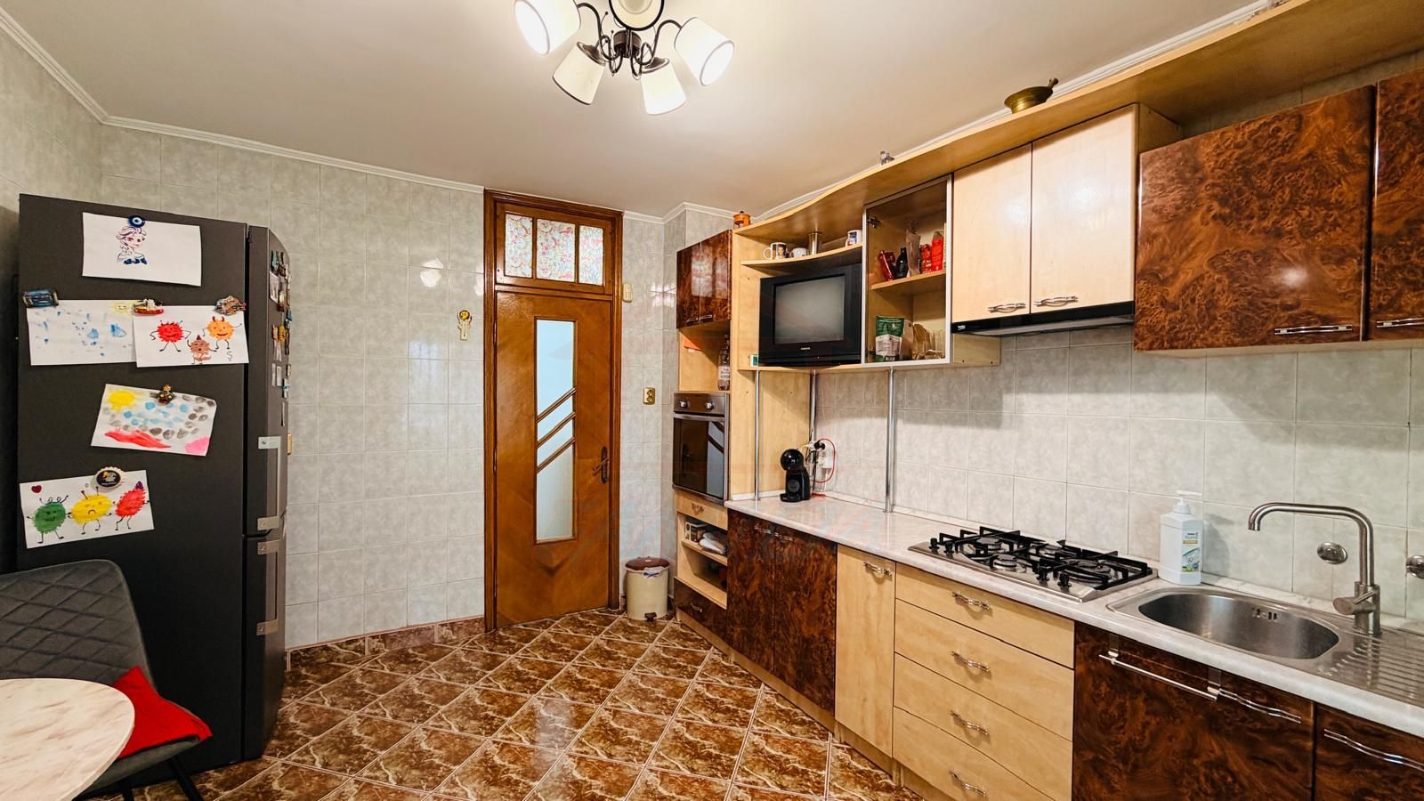 De vanzare apartament cu 4 cam dec. in Galati, piata Centrala, etaj5/7 - Poză 5