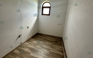 Vilă de vânzare 1500 mp teren - Poză 19