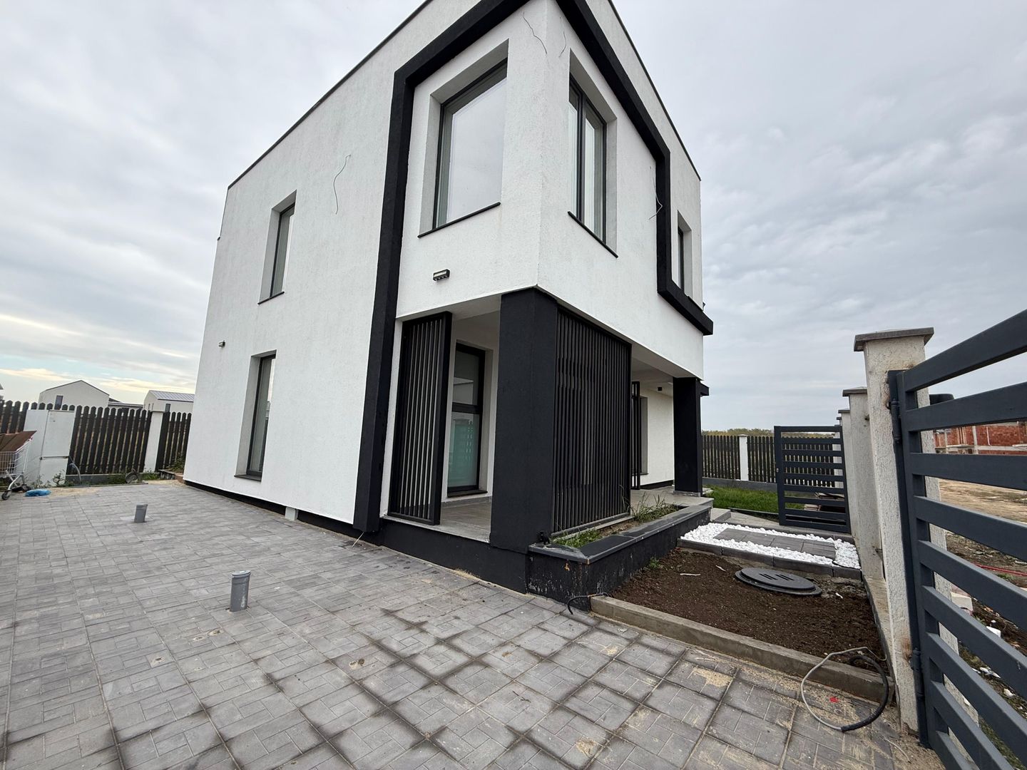 Vila individuala 4 camere Tunari I Teren 300 mp - Poză 9