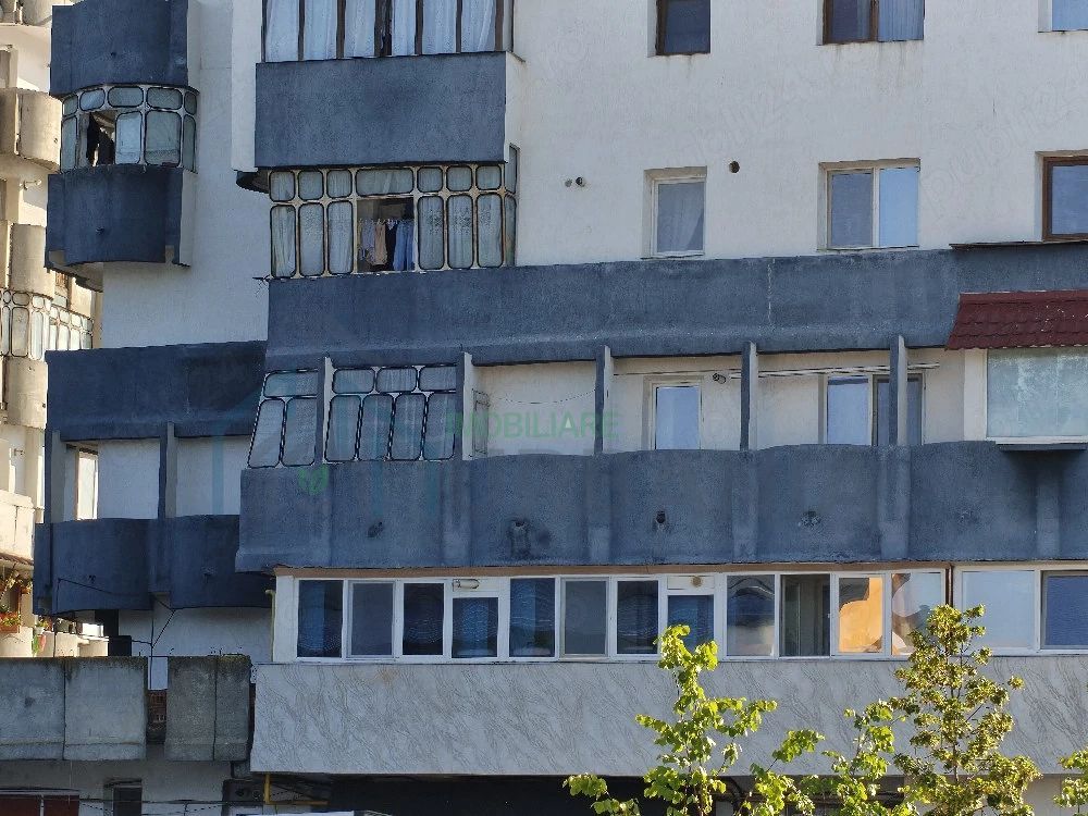Apartament 2 camere, Pașcani, zona Piață Vale, etaj 2, bloc 1990, renovat recent - Poză 2