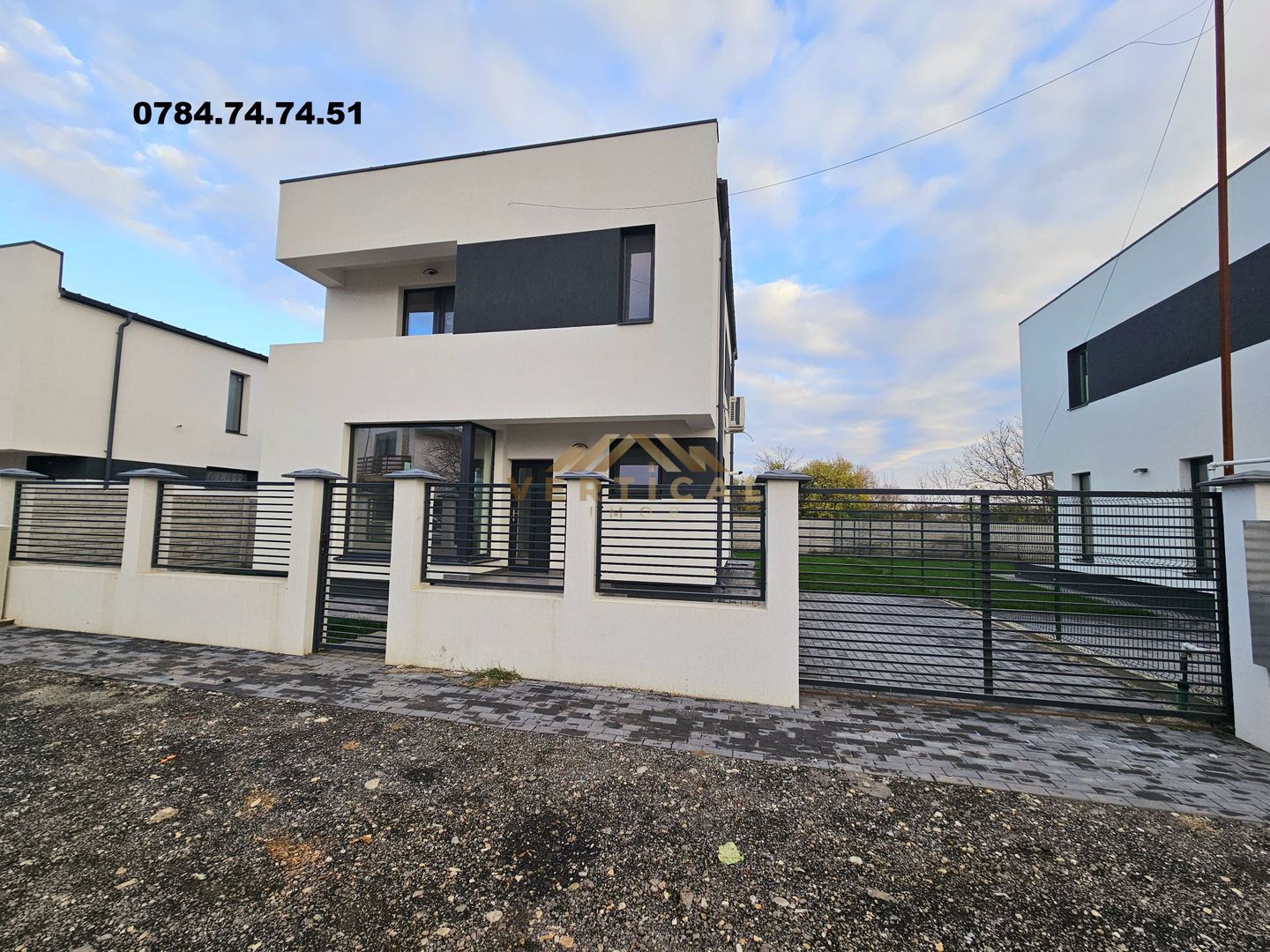 Vila la intrare in comuna Berceni - Poză 3