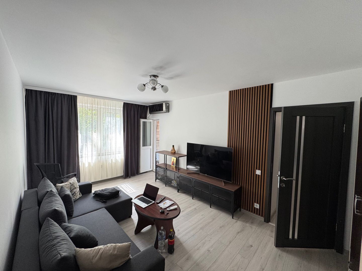 Închiriere Apartament cu 2 camere langa metrou, complet utilat, Lacul Morii - Poză 1