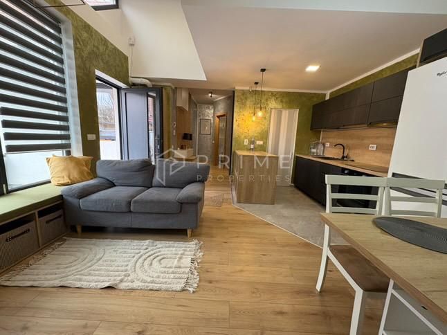 Casă cu design modern, renovată, 3 camere – zonă centrală premium - Poză 2