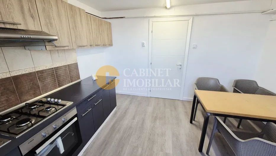Apartament 3 camere decomandat, 81 mp, Copou –  fără risc seismic - Poză 2