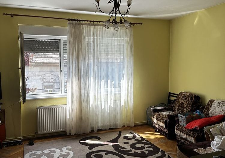BRASADAS vinde ap 3cam etaj 1 in CENTRU. - Poză 1