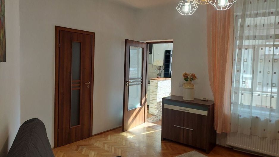 De inchiriat studio la casa, zona centrala Brasov, Schei - Poză 2