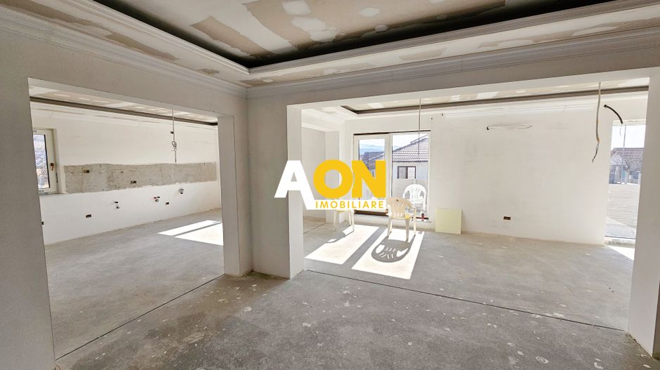 Casă 6 camere în Ciugud, dotări premium și design modern, 710 mp teren - Poză 6