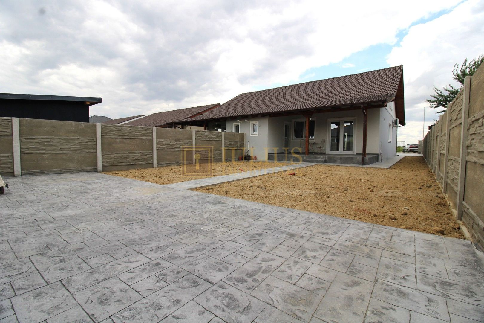 Duplex modern,  prima închiriere | Moșnița Veche - Poză 2
