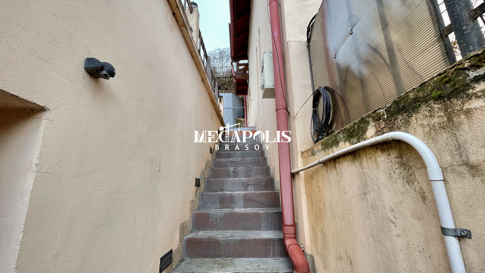 Casă 4 camere | Locație excepțională | Singur în curte | GARAJ - Poză 32