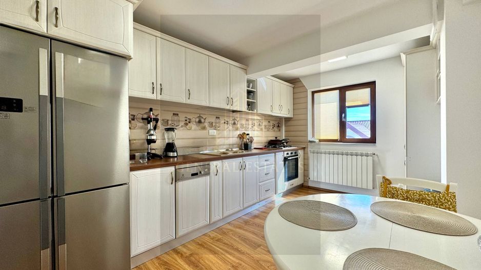 Vânzare apartament cu 3 camere - 130 m.p - în Zona CUG, Iași. - Poză 17